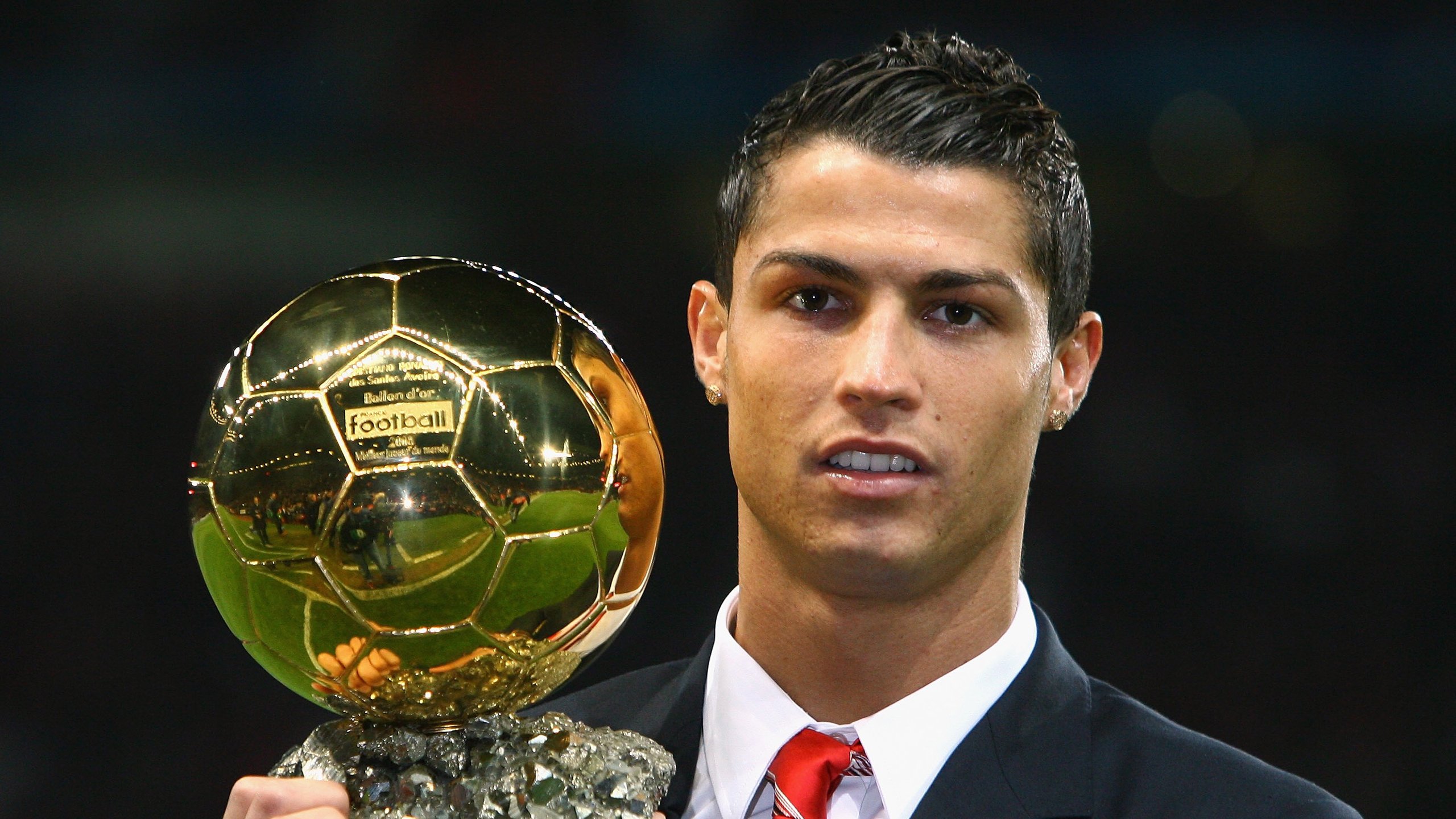 “裁判背后：那些鲜为人知的判罚内幕”，裁判被罚下