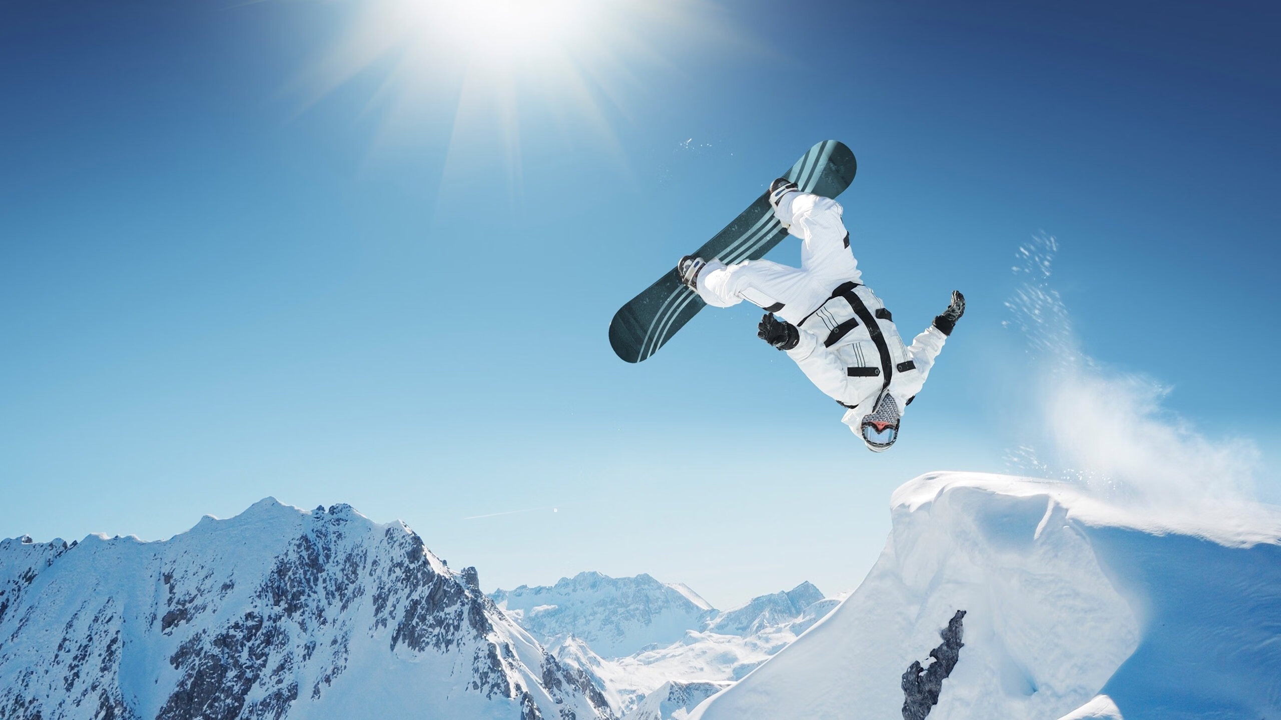 象棋国手走进宝安区孝德学校，与中小学象棋爱好者进行指导棋对弈